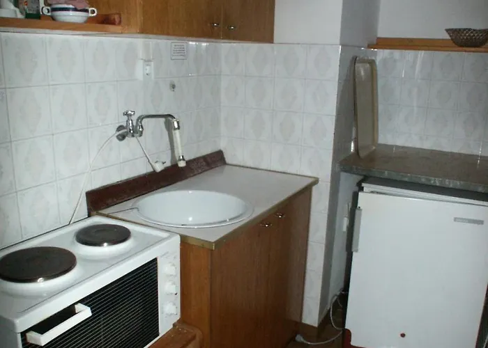 By The Sea Babine Kuce, Mljet - 610 古维达里